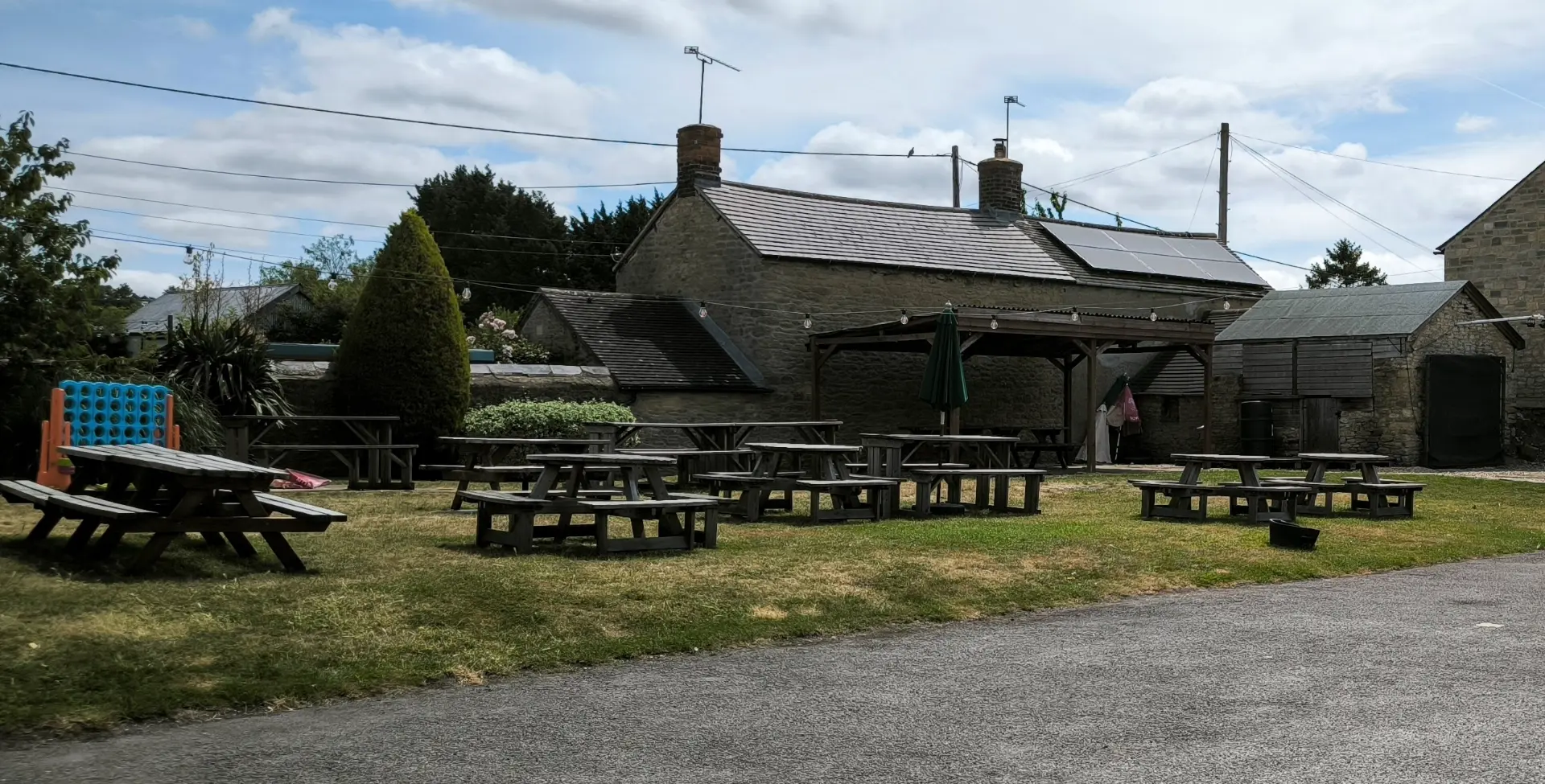 The Barley Mow outside, Somerton Road